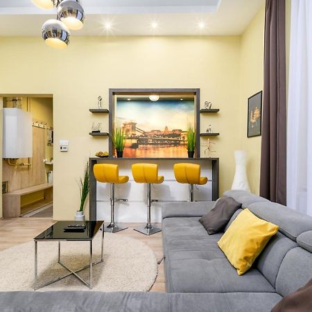 Downtown Deluxe-Two Bedroom Apartment With Sauna 布达佩斯 外观 照片