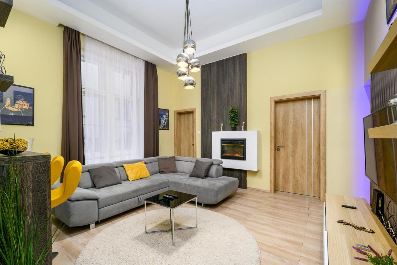 Downtown Deluxe-Two Bedroom Apartment With Sauna 布达佩斯 外观 照片