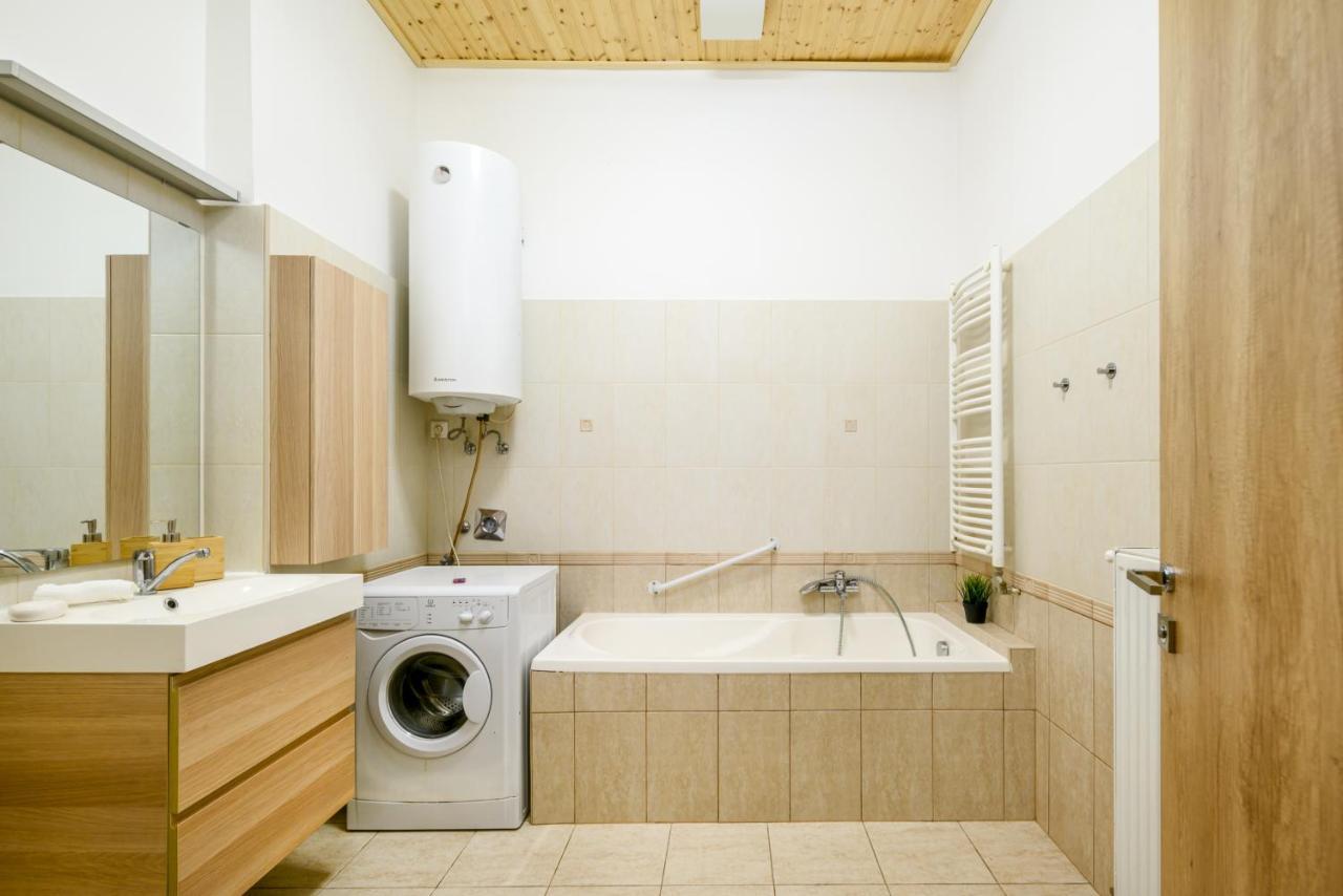 Downtown Deluxe-Two Bedroom Apartment With Sauna 布达佩斯 外观 照片